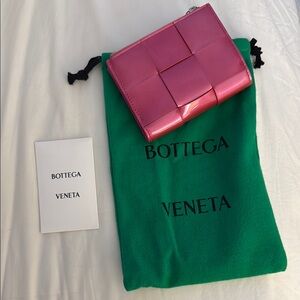 NWT Bottega Veneta Cassette Bi-Fold Zip Wallet
